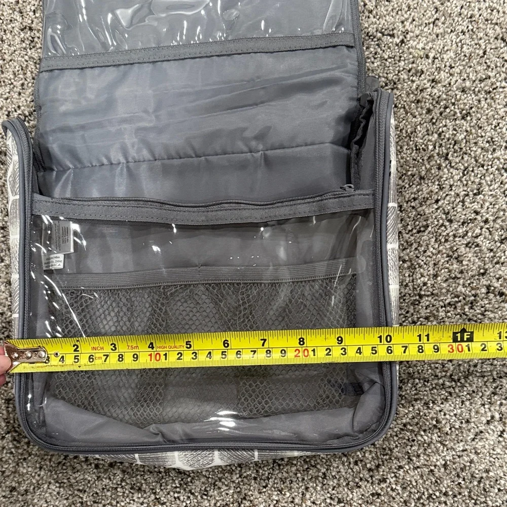 Thirty-One Hanging Traveler Case